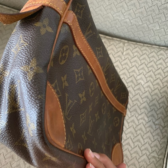 Louis Vuitton Trocadero clutch - Picture 6 of 12